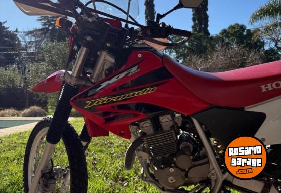 Motos - Honda Tornado 2006 Nafta 40000Km - En Venta