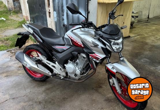 Motos - Honda Twister 2022 Nafta 22222Km - En Venta