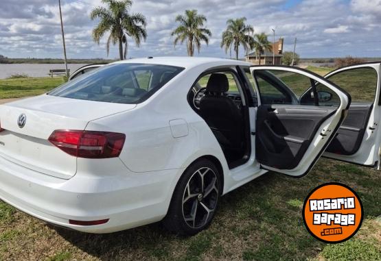 Autos - Volkswagen Vento 2017 Nafta 141000Km - En Venta