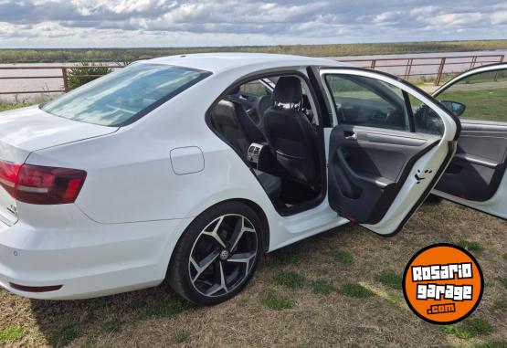 Autos - Volkswagen Vento 2017 Nafta 141000Km - En Venta