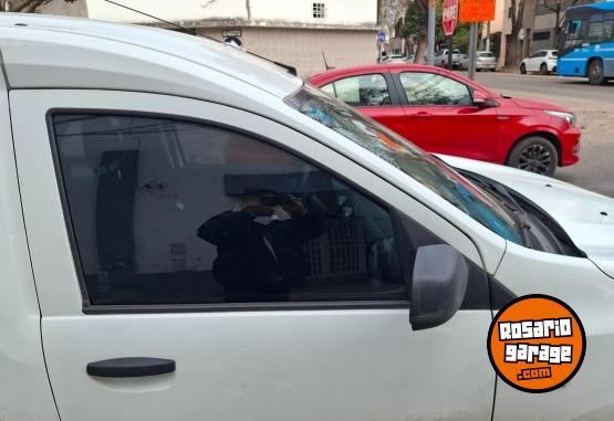 Utilitarios - Renault Kangoo Express 2024 Diesel 70000Km - En Venta