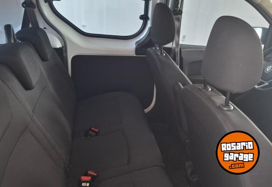 Utilitarios - Renault Kangoo Express 2024 Diesel 70000Km - En Venta