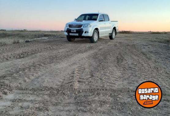 Camionetas - Toyota Hilux srv 2012 Diesel 113000Km - En Venta