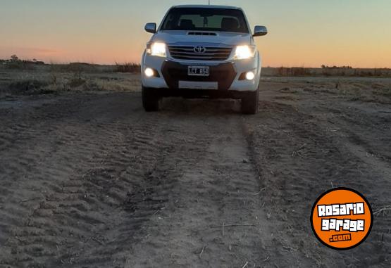 Camionetas - Toyota Hilux srv 2012 Diesel 113000Km - En Venta