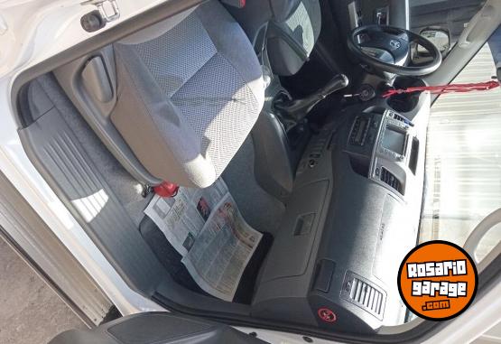 Camionetas - Toyota Hilux srv 2012 Diesel 113000Km - En Venta