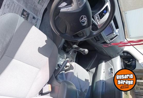 Camionetas - Toyota Hilux srv 2012 Diesel 113000Km - En Venta