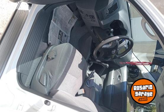 Camionetas - Toyota Hilux srv 2012 Diesel 113000Km - En Venta