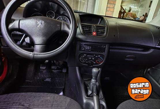 Autos - Peugeot 207 2011 Nafta 130000Km - En Venta