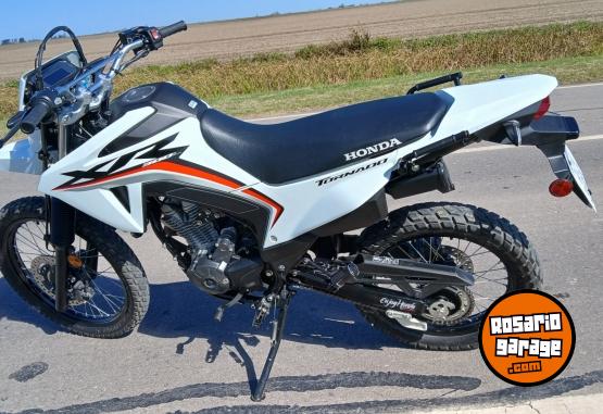 Motos - Honda Xr 300 2025 Nafta 9200Km - En Venta