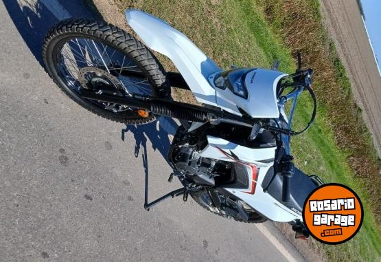 Motos - Honda Xr 300 2025 Nafta 9200Km - En Venta