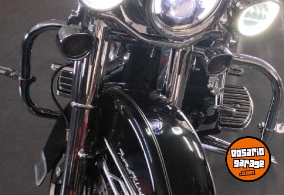 Motos - Harley Davidson Road king 2011 Nafta 32800Km - En Venta