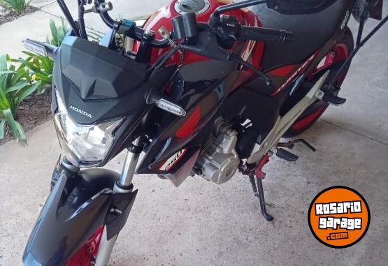 Motos - Honda Twisted 2021 Nafta 17000Km - En Venta