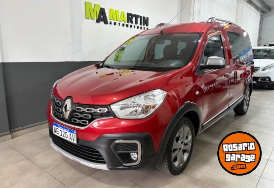 Utilitarios - Renault Kangoo 2023 Nafta 60000Km - En Venta