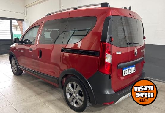 Utilitarios - Renault Kangoo 2023 Nafta 60000Km - En Venta