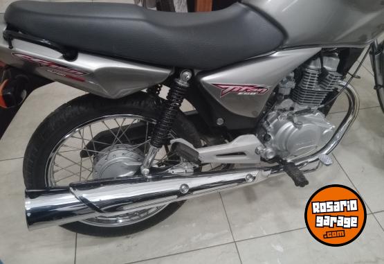Motos - Honda Titan 2013 Nafta 2200Km - En Venta
