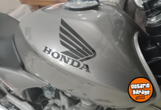Motos - Honda Titan 2013 Nafta 2200Km - En Venta