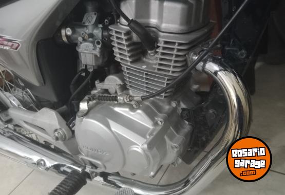 Motos - Honda Titan 2013 Nafta 2200Km - En Venta