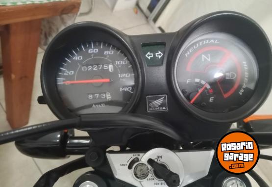 Motos - Honda Titan 2013 Nafta 2200Km - En Venta