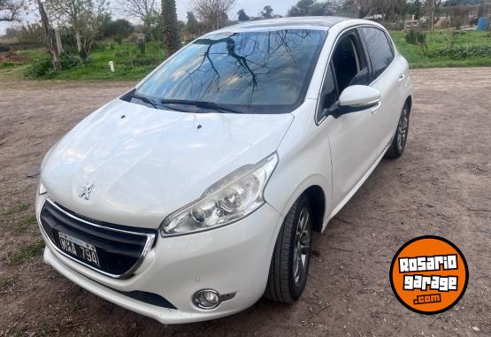 Autos - Peugeot 208 FELINE 2014 Nafta 137000Km - En Venta