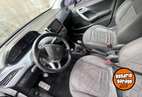 Autos - Peugeot 208 FELINE 2014 Nafta 137000Km - En Venta