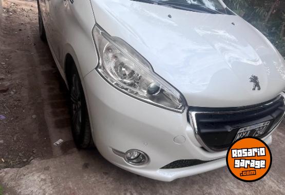 Autos - Peugeot 208 FELINE 2014 Nafta 137000Km - En Venta