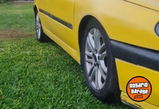 Autos - Renault Laguna 1998 Nafta 245000Km - En Venta