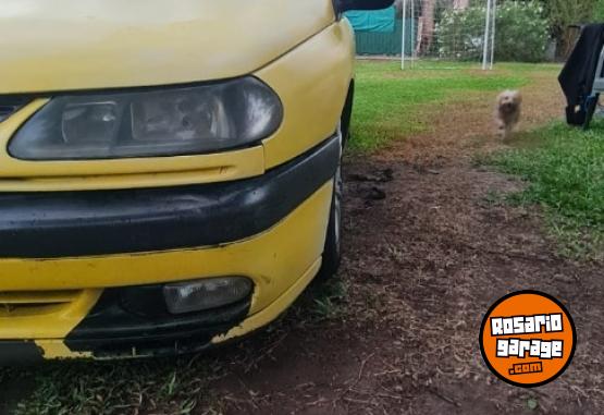 Autos - Renault Laguna 1998 Nafta 245000Km - En Venta