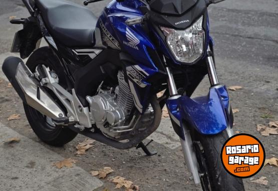 Motos - Honda New twister 2022 Nafta 7300Km - En Venta