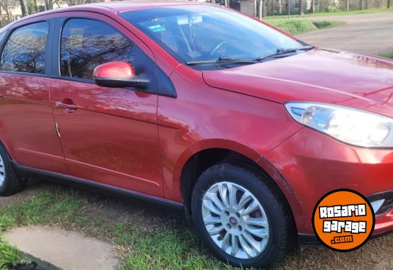 Autos - Fiat Grand siena 2014 Nafta 131000Km - En Venta