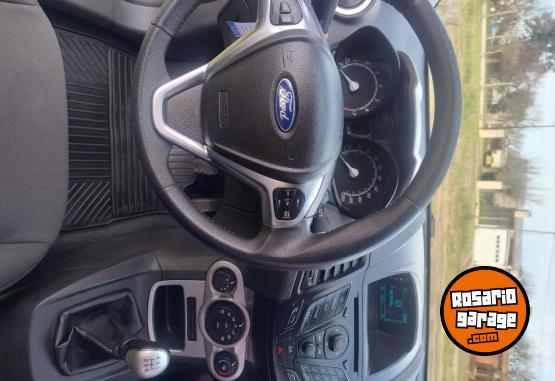 Autos - Ford Fiesta kinetic SE 2017 Nafta 78000Km - En Venta