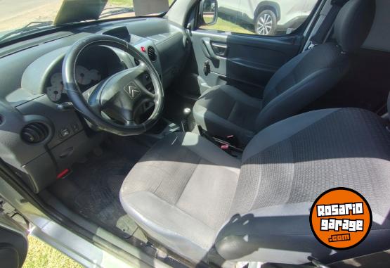 Utilitarios - Citroen Berlingo furgón bussines 2017 GNC 145000Km - En Venta
