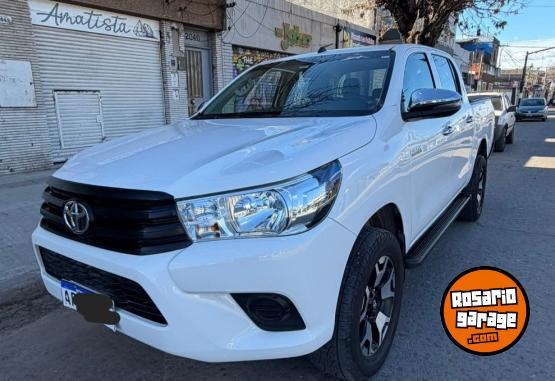 Camionetas - Toyota HILUX 4X4 2023 Diesel 135000Km - En Venta