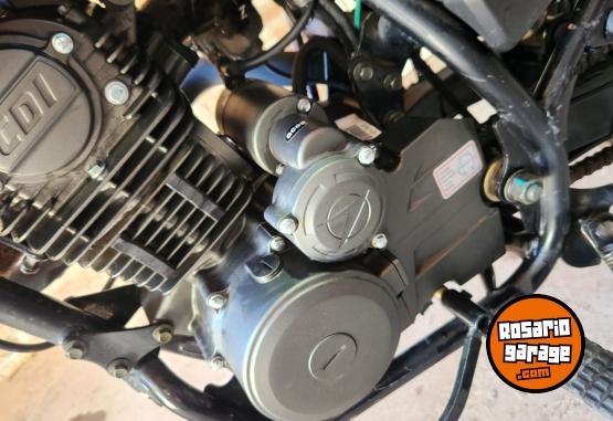 Motos - Zanella ZR 150 2023 Nafta 3700Km - En Venta