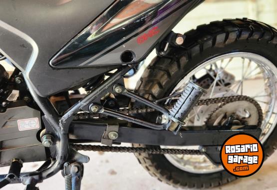 Motos - Zanella ZR 150 2023 Nafta 3700Km - En Venta
