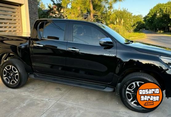 Camionetas - Toyota hilux 2021 Diesel 78000Km - En Venta