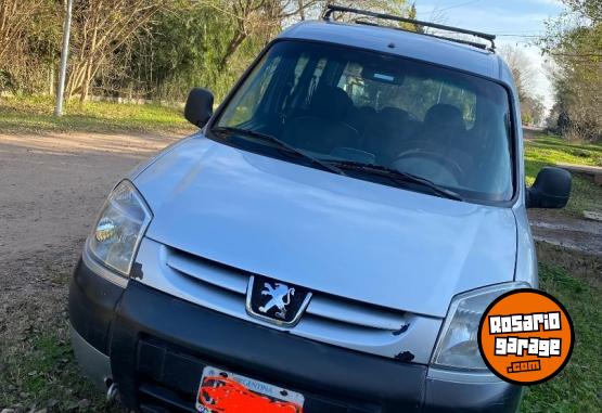 Utilitarios - Peugeot Partner 2011 Nafta 250000Km - En Venta