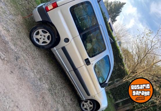 Utilitarios - Peugeot Partner 2011 Nafta 250000Km - En Venta