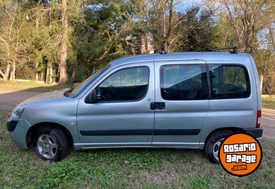 Utilitarios - Peugeot Partner 2011 Nafta 250000Km - En Venta