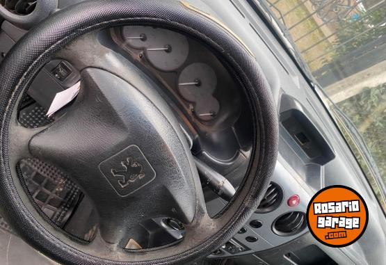 Utilitarios - Peugeot Partner 2011 Nafta 250000Km - En Venta