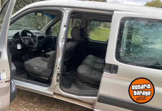 Utilitarios - Peugeot Partner 2011 Nafta 250000Km - En Venta