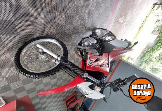 Motos - Honda Tornado 250 2024 Nafta 14000Km - En Venta