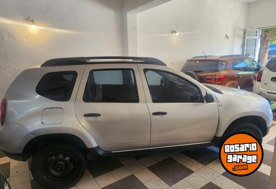 Autos - Renault Duster 2011 GNC 143000Km - En Venta