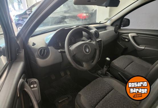 Autos - Renault Duster 2011 GNC 143000Km - En Venta