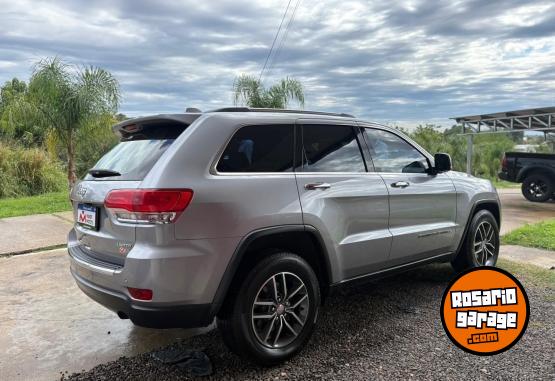 Camionetas - Chrysler JEEP GRAND CHEROKEE LIMIT 2018 Nafta 130000Km - En Venta