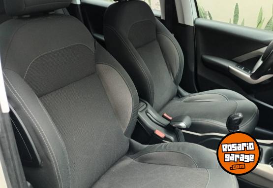 Autos - Peugeot 2008 allure 2017 Nafta 192000Km - En Venta
