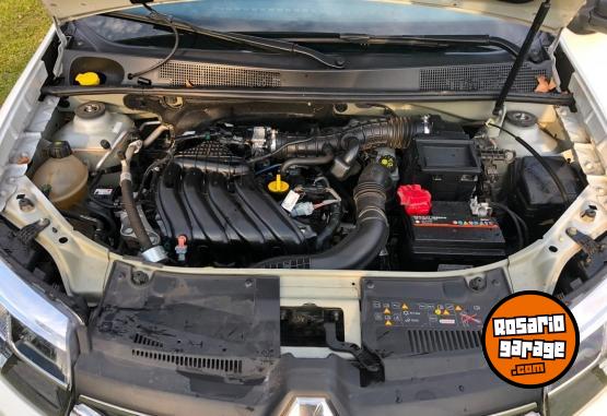 Autos - Renault LOGAN 2024 Nafta 90900Km - En Venta