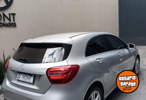 Autos - Mercedes Benz A200 urban 2017 Nafta 90000Km - En Venta