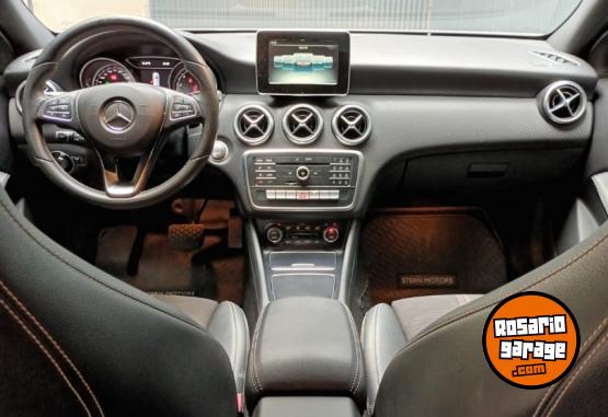 Autos - Mercedes Benz A200 urban 2017 Nafta 90000Km - En Venta
