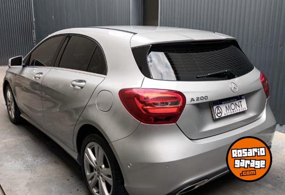 Autos - Mercedes Benz A200 urban 2017 Nafta 90000Km - En Venta