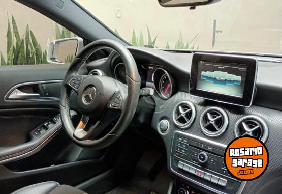 Autos - Mercedes Benz A200 urban 2017 Nafta 90000Km - En Venta